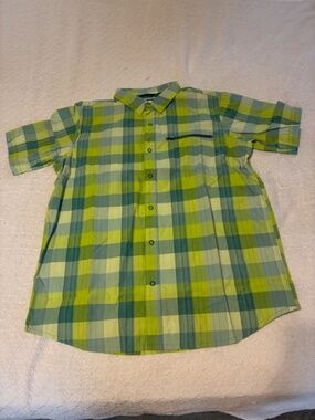 Columbia Sportswear Co. Men's Large short sleeved shirt light green plaid